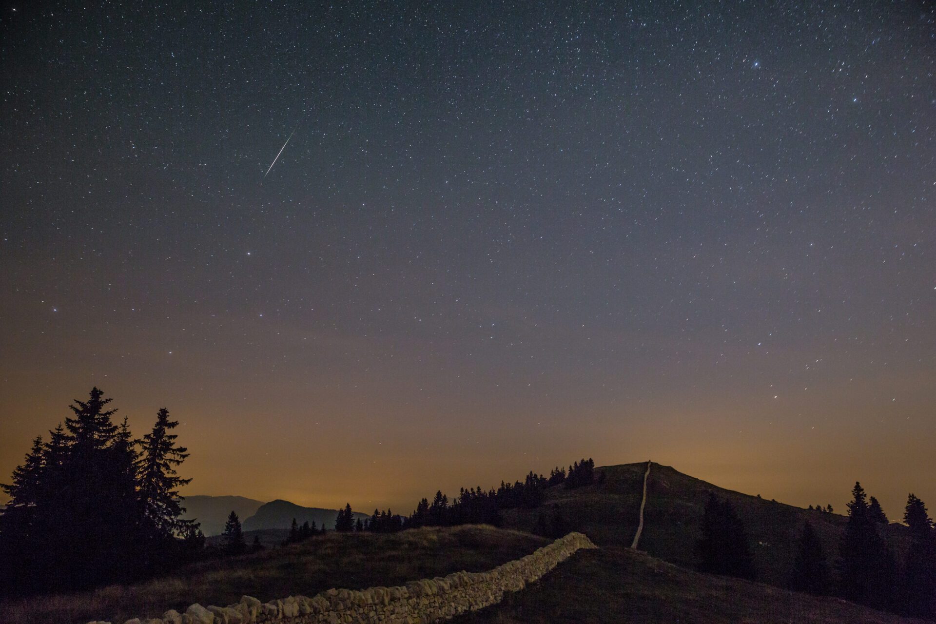 A chuva de meteoros Ursídeos atinge seu pico pouco antes do Natal.