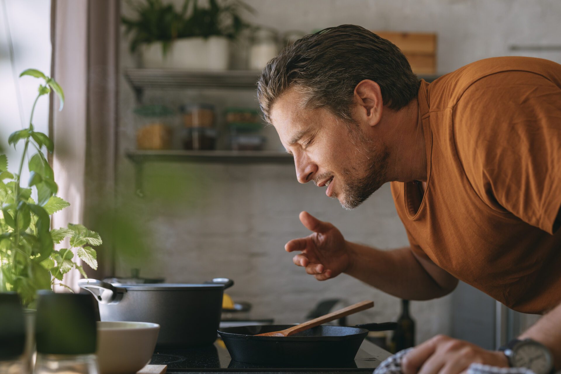 Os cheiros fortes dos alimentos geralmente não estimulam o consumo excessivo. Surpreendentemente, muitas vezes é o contrário.
