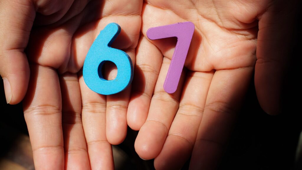O slogan "six seven" é especialmente popular entre as crianças do ensino fundamental. Poucos adultos entendem o que ela realmente significa