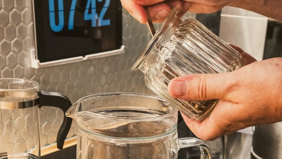 Apoie seu intestino naturalmente. 1 colher de chá em água morna imediatamente após acordar