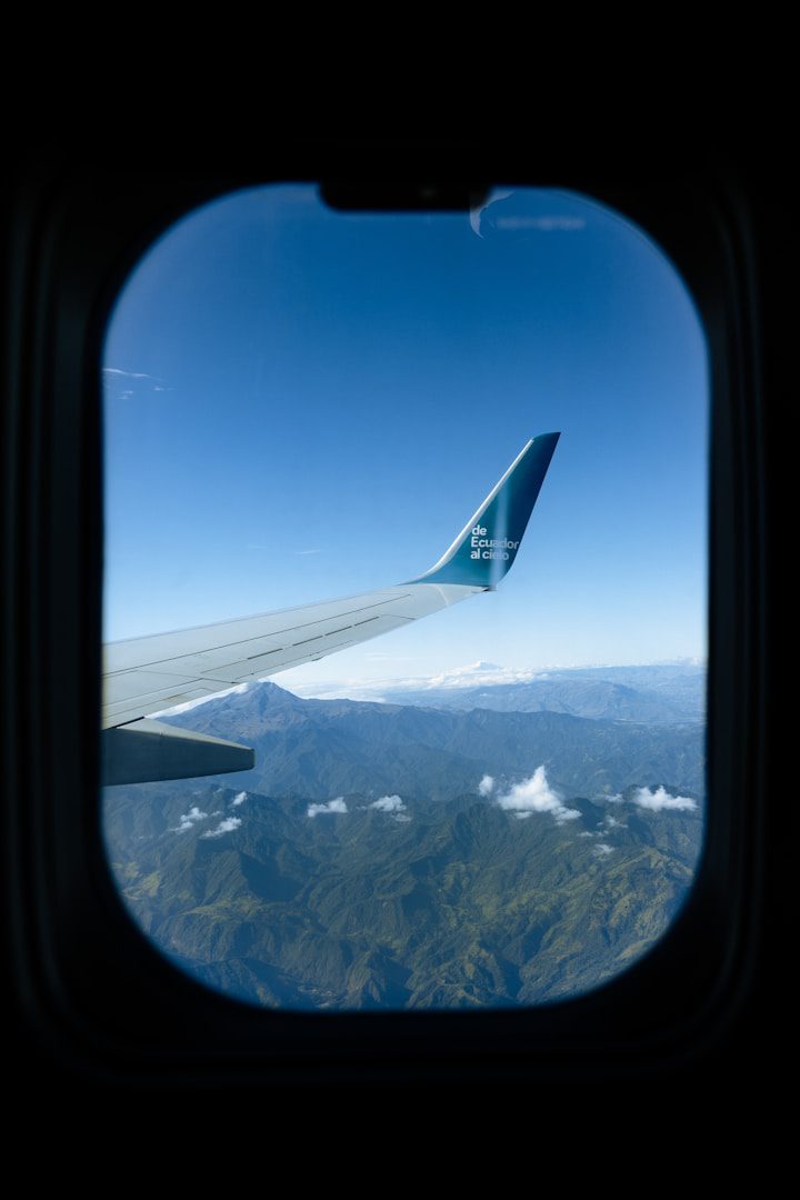 Viajar de avião é rápido e confortável. Mas você precisa saber quais roupas usar para aproveitar a viagem sem complicações.